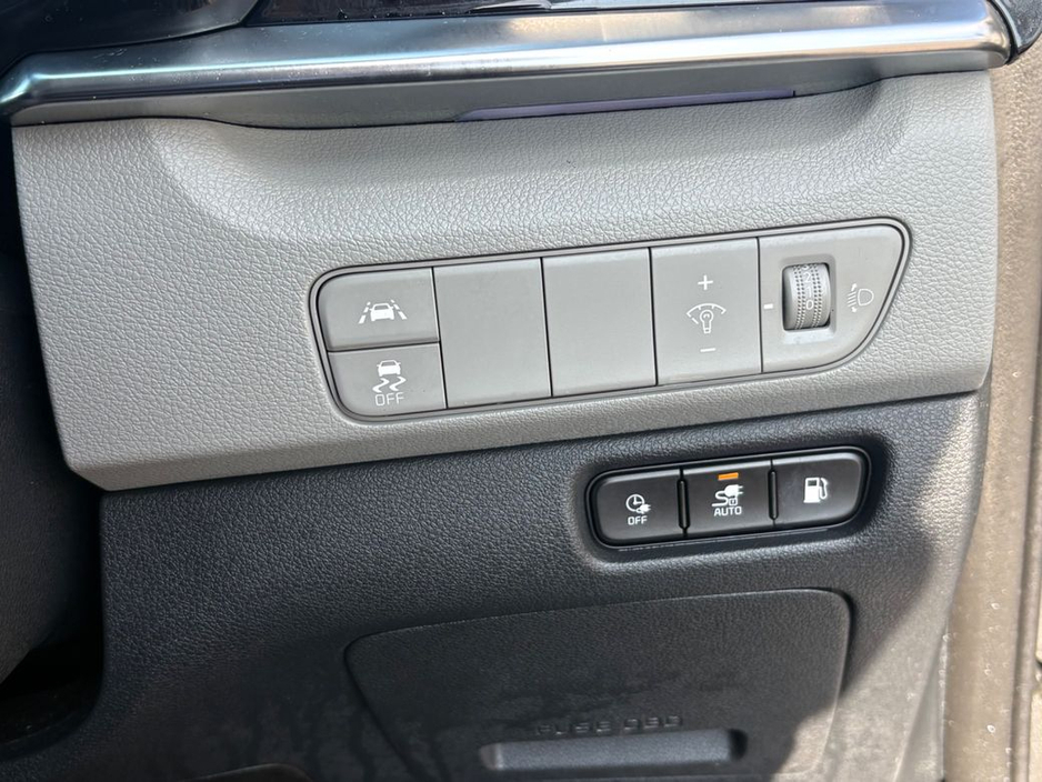 2021 Kia Niro - image 18