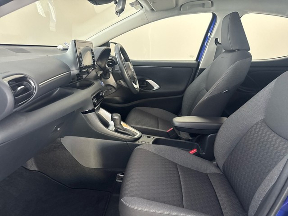 2023 Toyota Yaris HYBRID LUNA €23,950