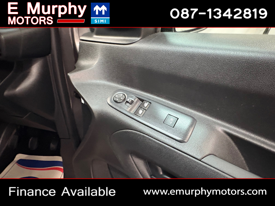 2023 Citroen Berlingo - image 19