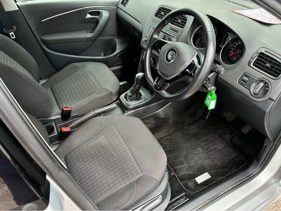 2015 Volkswagen Polo - image 10