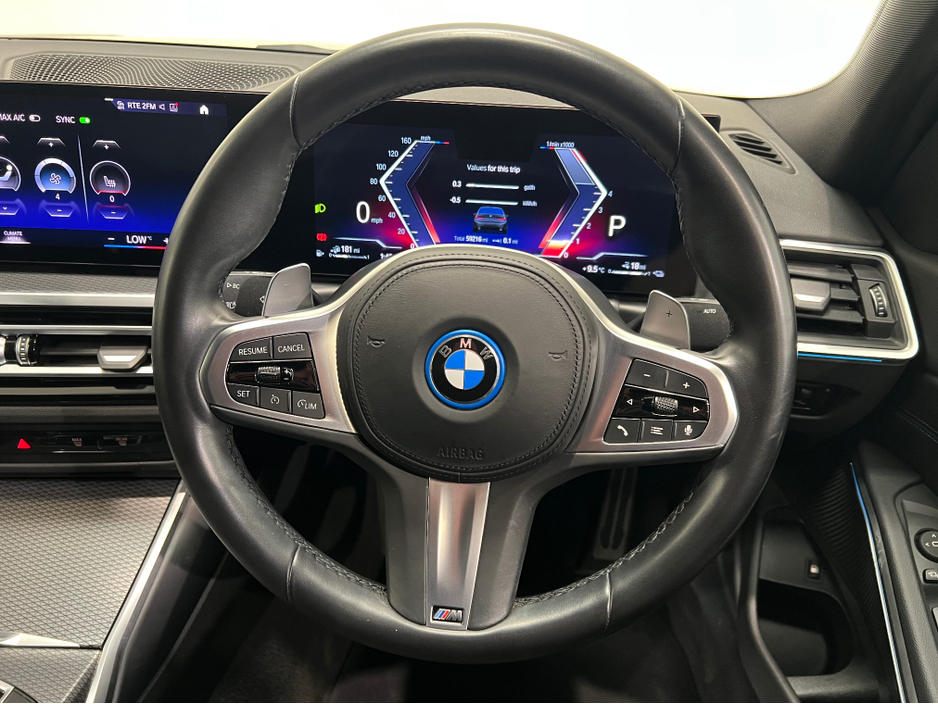 2023 BMW 3 Series - image 25