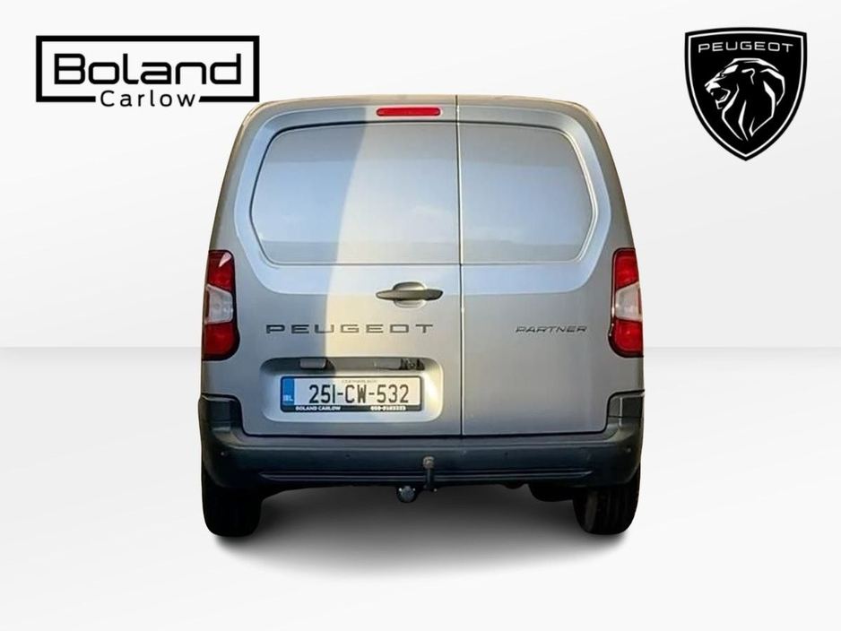2025 Peugeot Partner - image 12