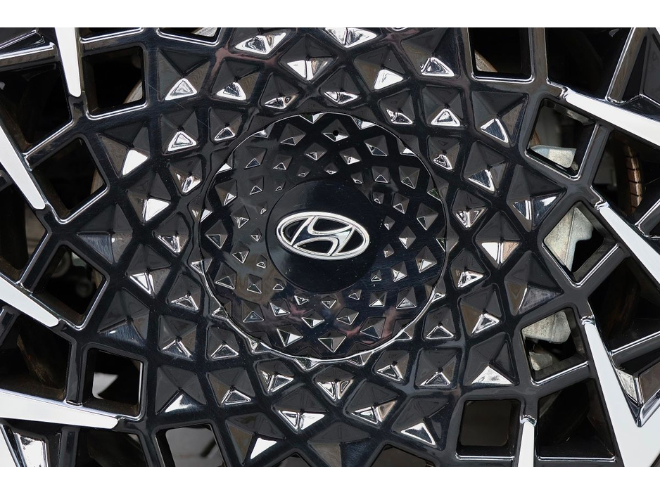 2024 Hyundai Ioniq 5 - image 6