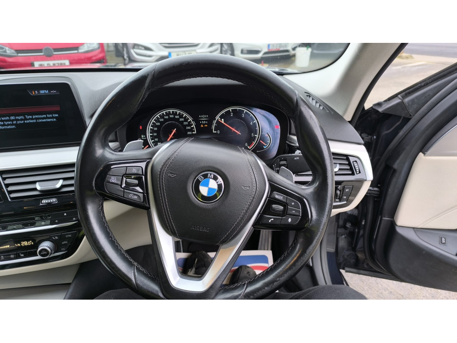 2017 BMW 5 Series - image 15