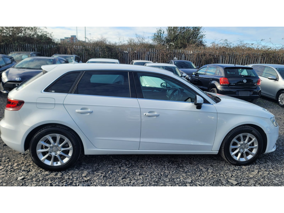 2015 Audi A3 - image 8