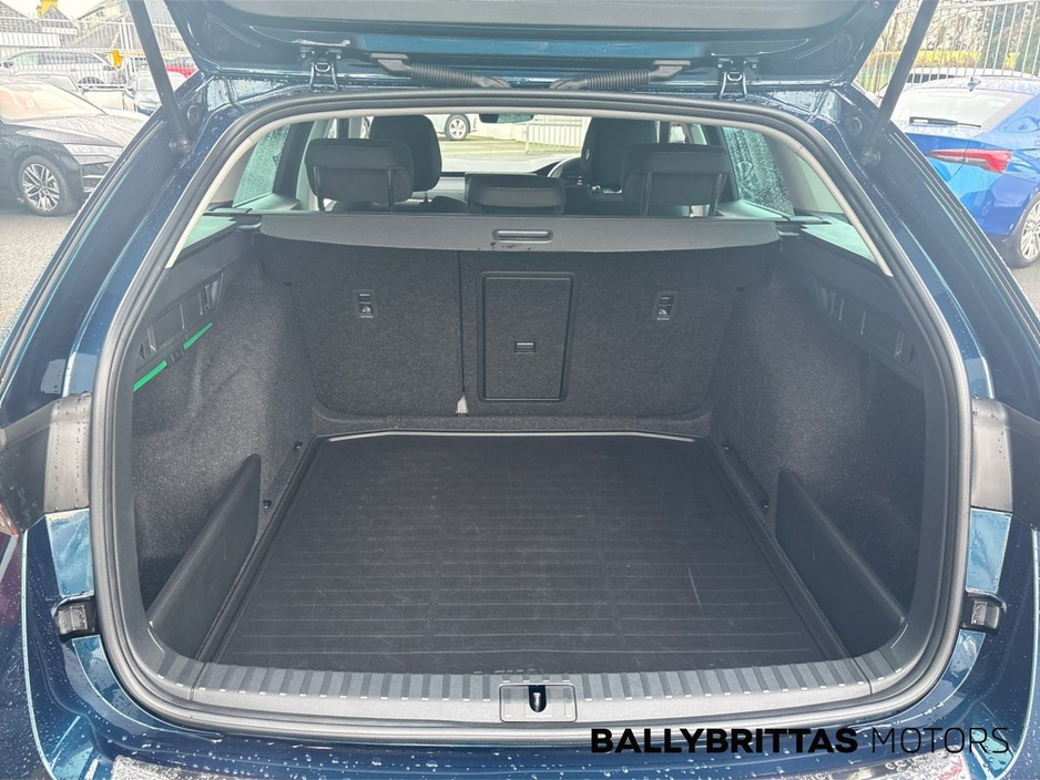 2023 Skoda Octavia Style 2.0TDI 115HP DSG With Extras €33,750