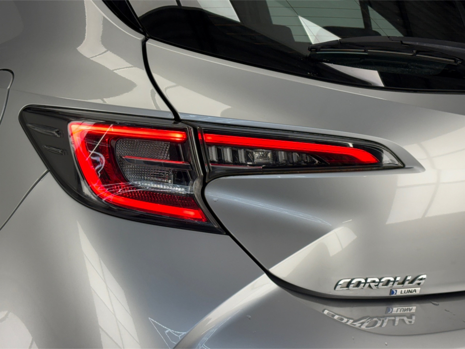 2021 Toyota Corolla HYBRID LUNA**TOUCHSCREEN BLUETOOTH MEDIA**REVERSE CAMERA**PARKING SENSORS**DUAL CLIMATE**CRUISE CONTROL**MULTIFUNCTIONAL STEERING WHEEL**AIR CONDITIONING**ISOFIX**FINACE AVAILABLE** €21,995