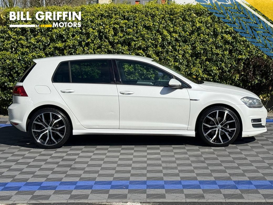 2015 Volkswagen Golf - image 2