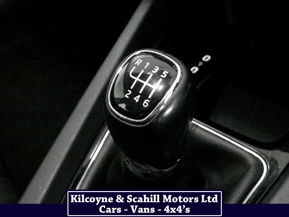 2023 Skoda Octavia - image 24