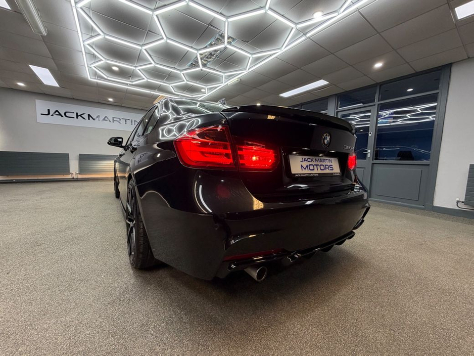 2016 BMW 3 Series - image 15