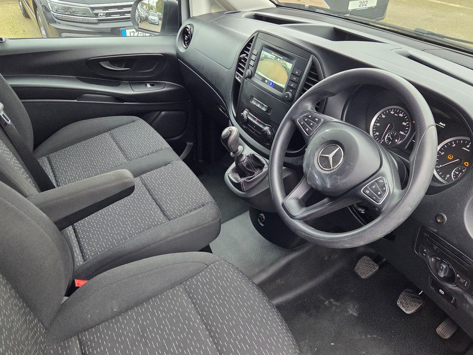 2021 Mercedes-Benz Vito - image 10