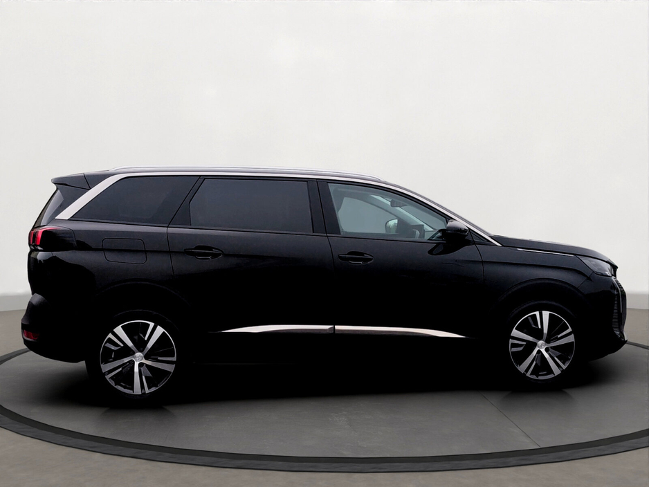 2023 Peugeot 5008 - image 8