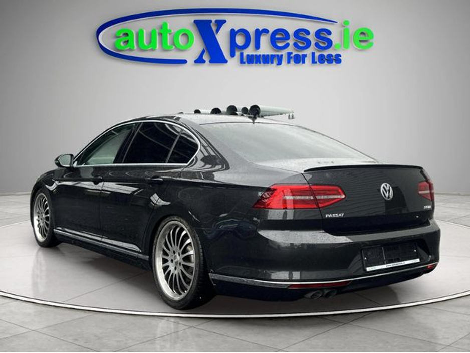 2018 Volkswagen Passat - image 7