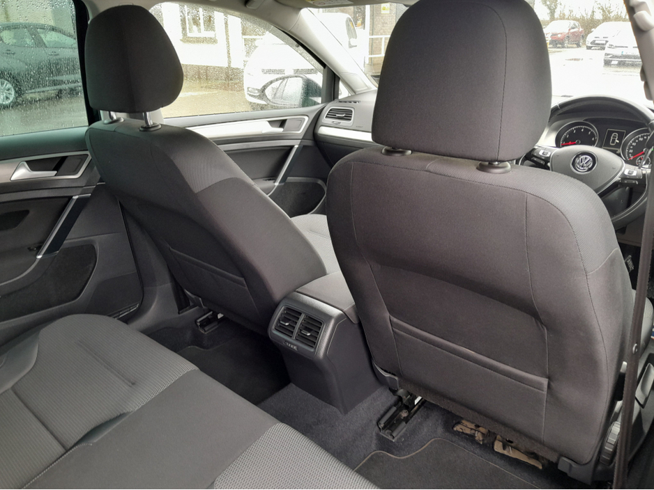 2016 Volkswagen Golf - image 21