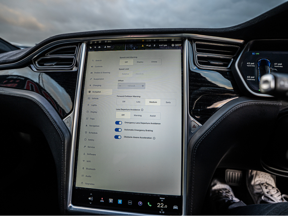 2017 Tesla Model S 2017 Tesla S 100D/MCU 2/Autopilot 3/1yr Warranty €26,888