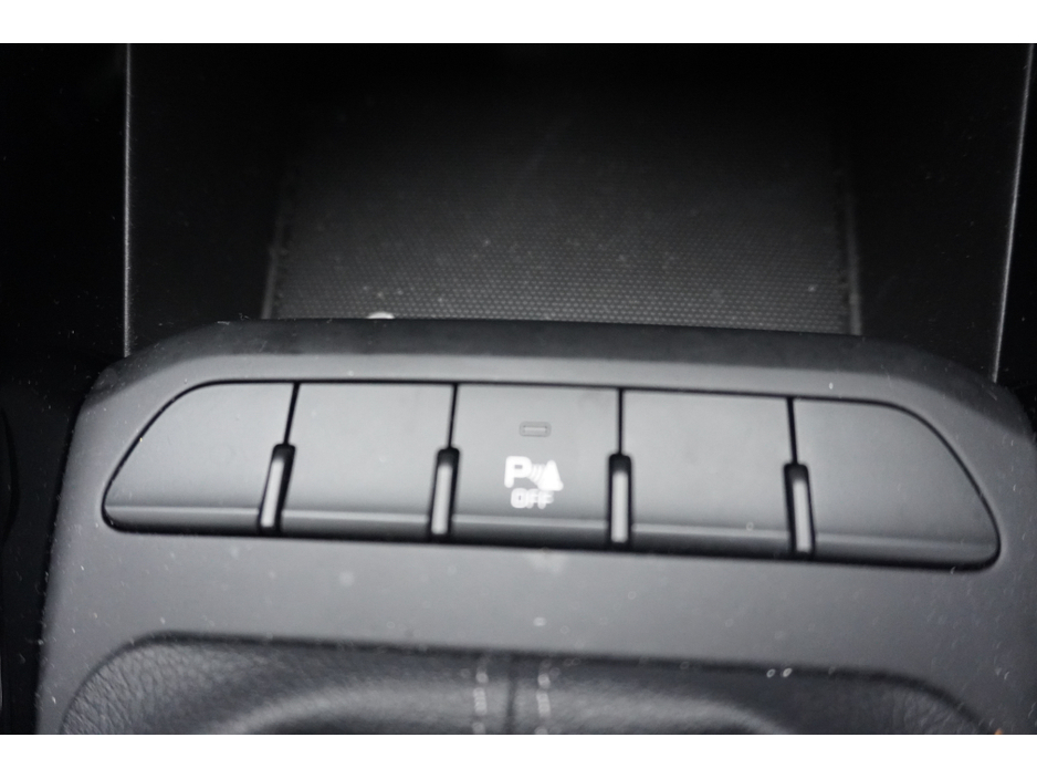 2024 Kia Stonic - image 15