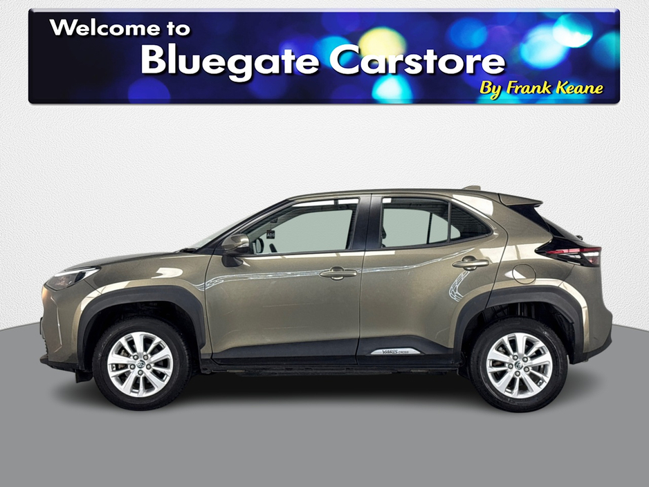 2023 Toyota Yaris Cross - image 7