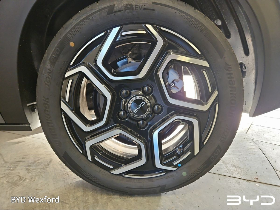 2026 BYD Dolphin Design 60.4kWh €34,706