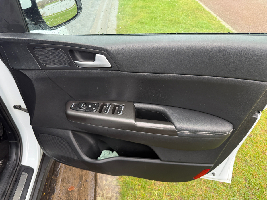 2016 Kia Sportage - image 18