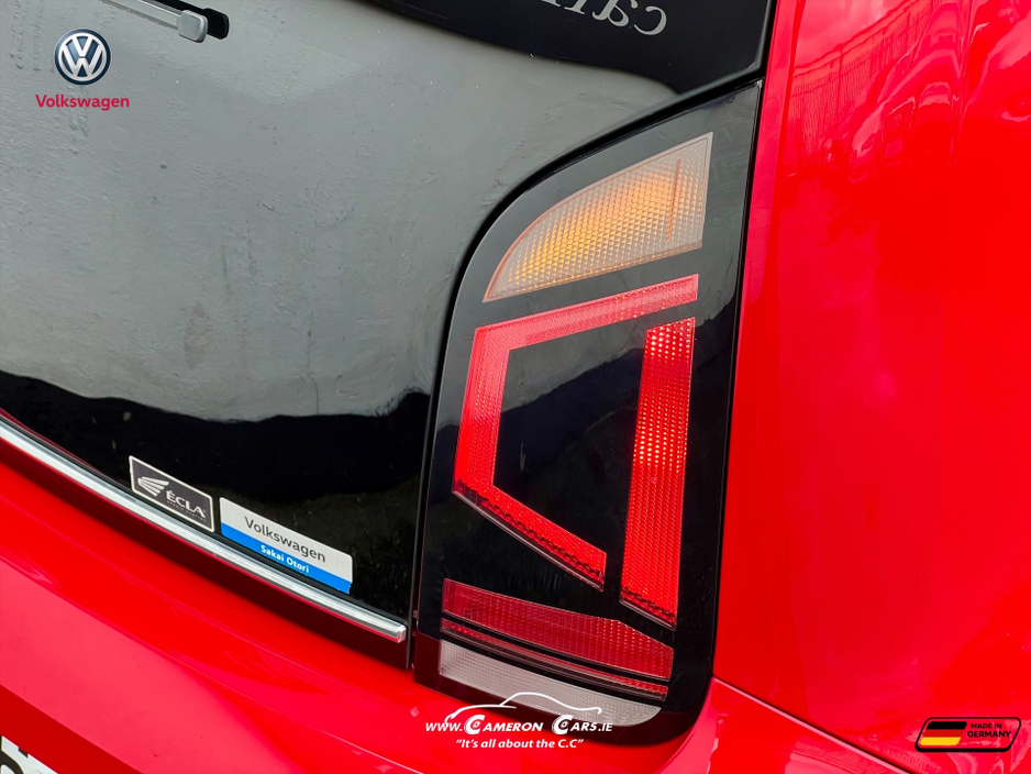 2017 Volkswagen up! - image 28