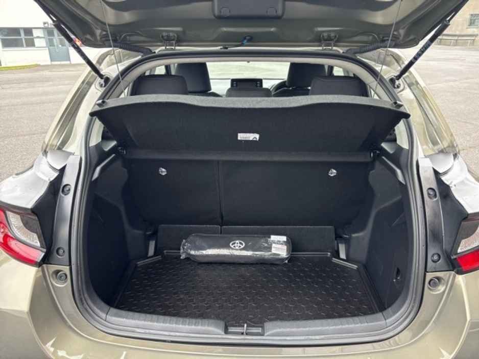 2024 Toyota Yaris - image 10