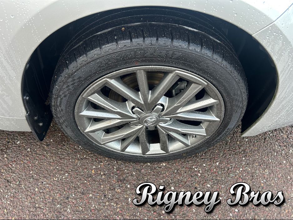 2019 Toyota Corolla HYBRID SOL H/B 4DR AUTO €21,750