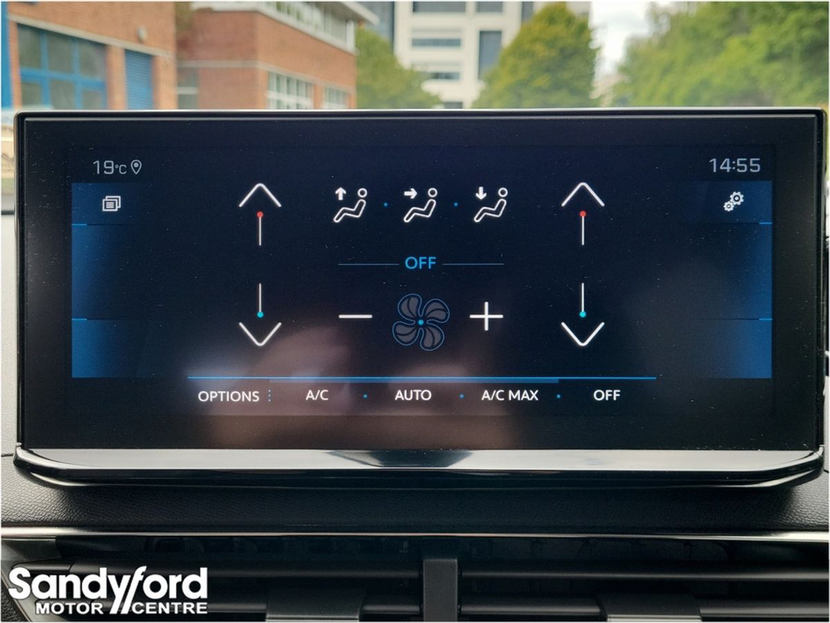 2021 Peugeot 3008 - image 17