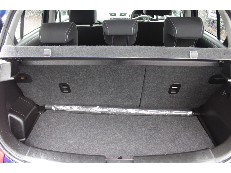 2015 Suzuki Swift - image 18