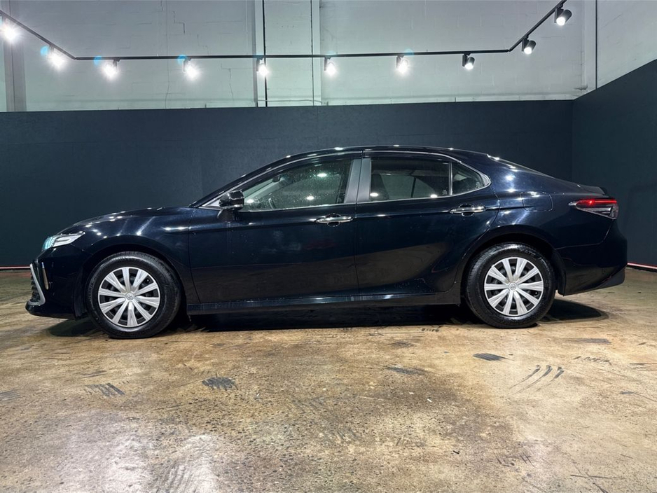 2021 Toyota Camry - image 6