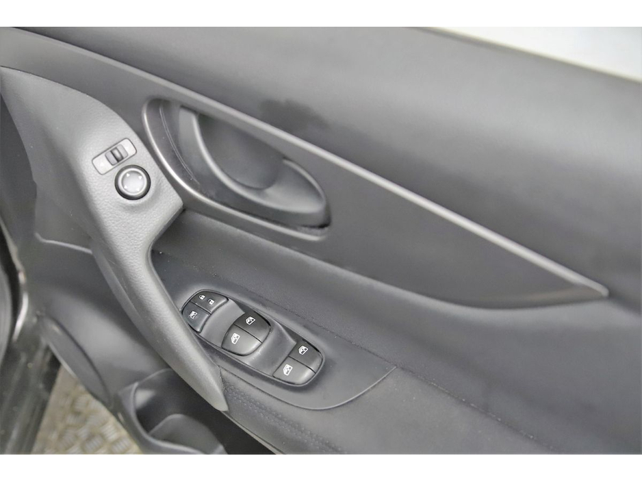 2019 Nissan Qashqai - image 20