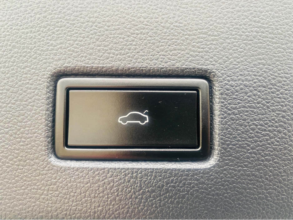 2020 Volkswagen T-Roc - image 25