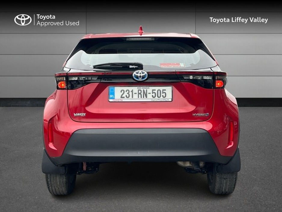 2023 Toyota Yaris Cross - image 4