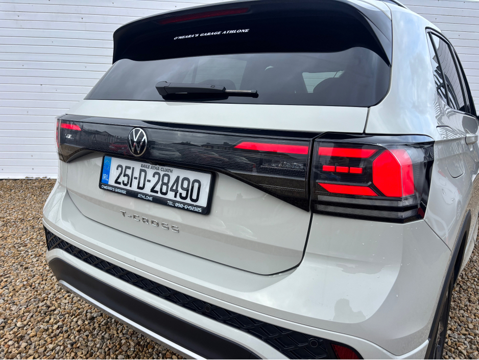 2025 Volkswagen T-Cross - image 12