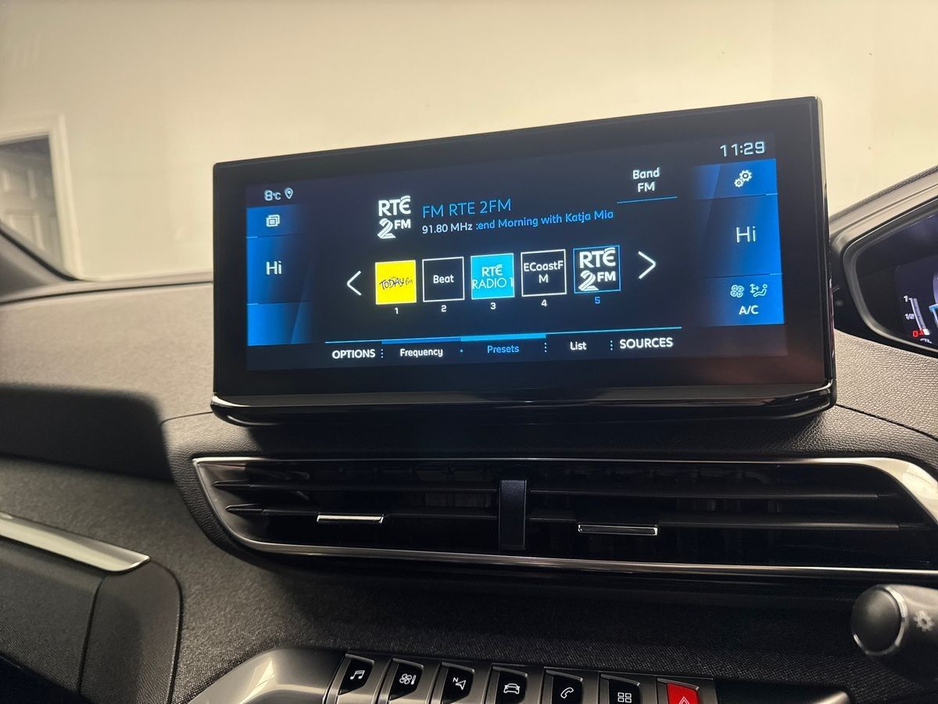 2024 Peugeot 5008 - image 18