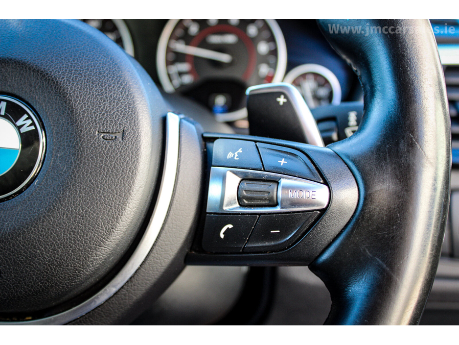 2016 BMW 3 Series - image 16