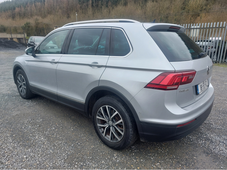 2018 Volkswagen Tiguan - image 3