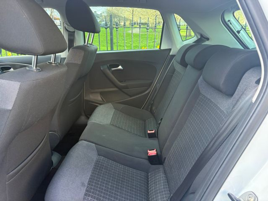 2016 Volkswagen Polo - image 10