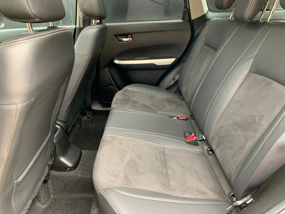 2016 Suzuki Vitara - image 12