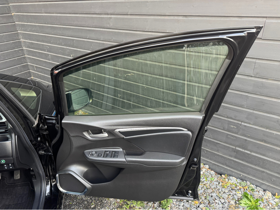 2016 Honda Fit 1.5 HYBRID AUTO €9,995