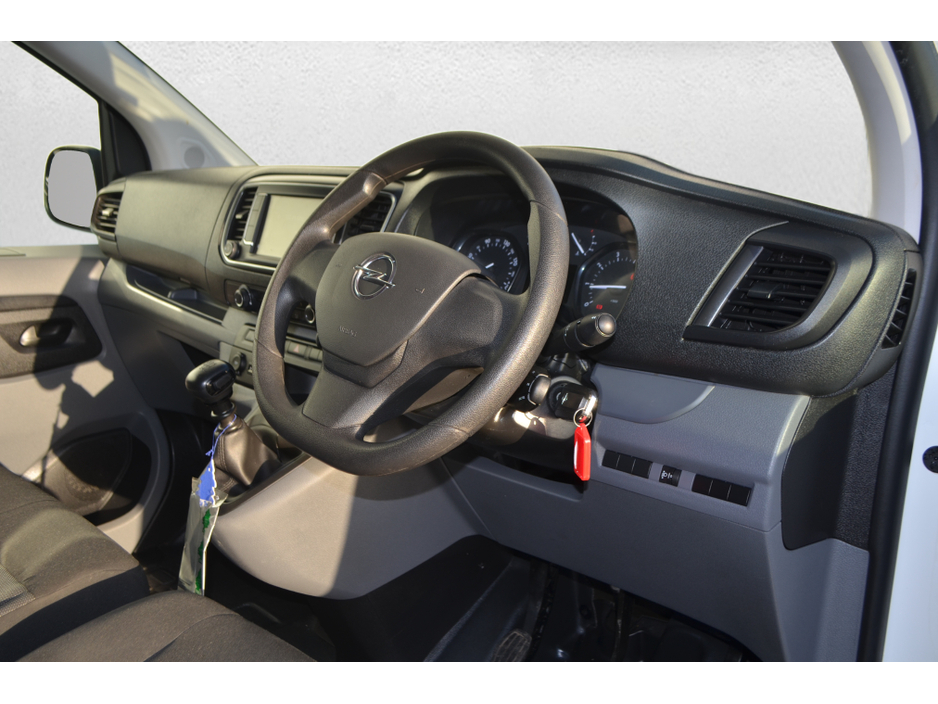 2022 Opel Vivaro L2H1-1.5 100PS-6SP MAN 100PS-DIE-6SP 5DR €18,995