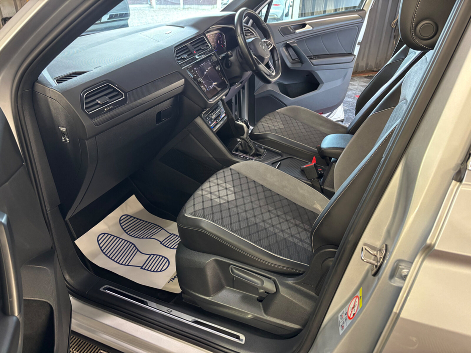 2023 Volkswagen Tiguan - image 15