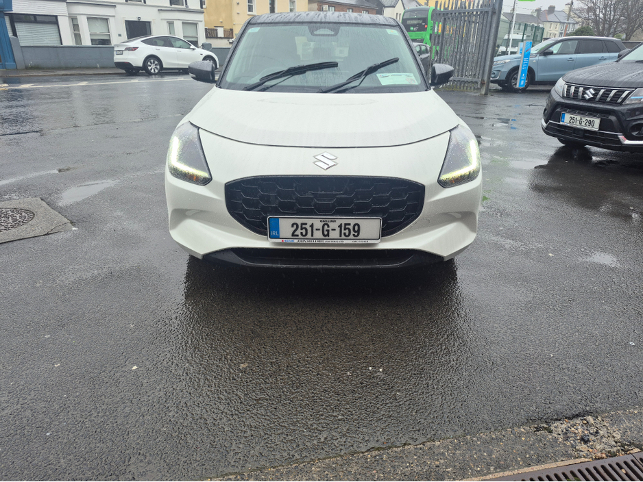 2025 Suzuki Swift - image 3