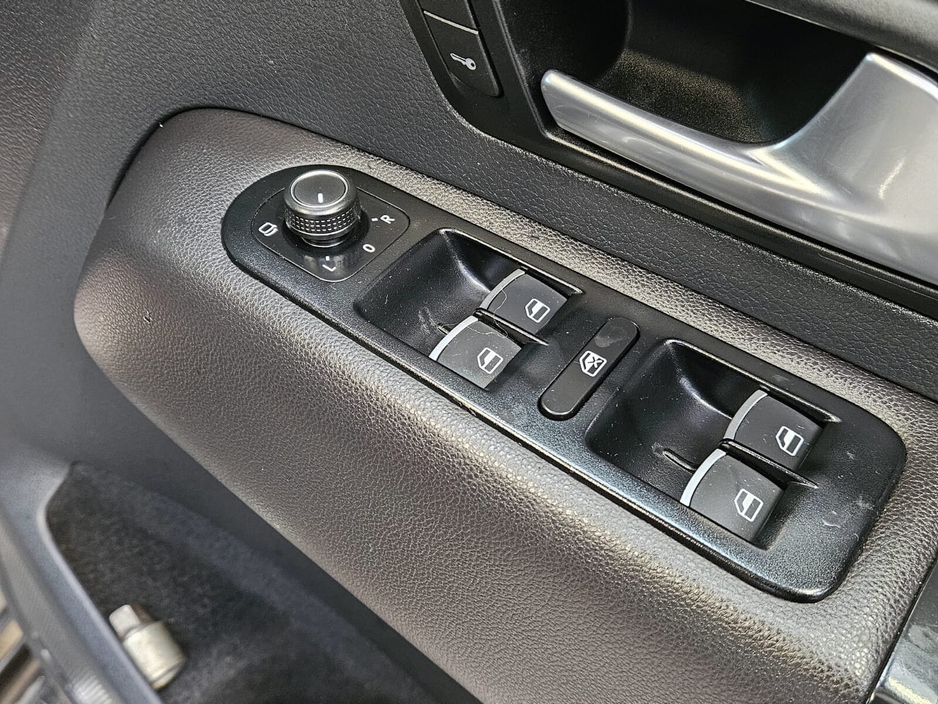 2018 Volkswagen Amarok - image 8