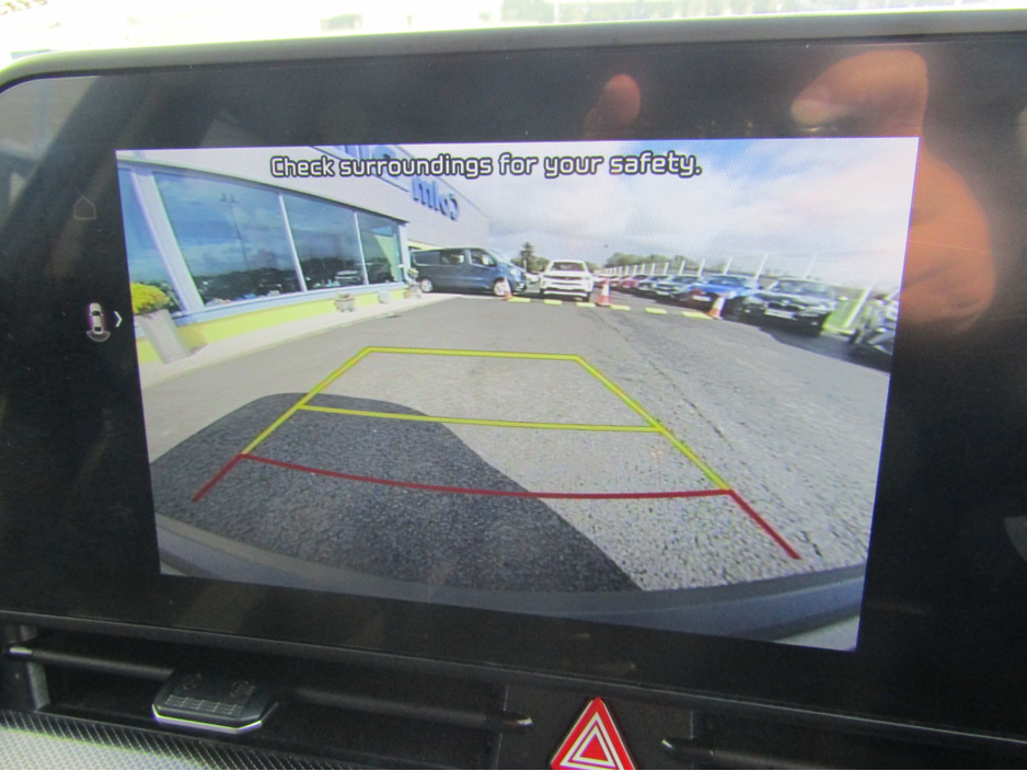 2022 Kia Sportage - image 12