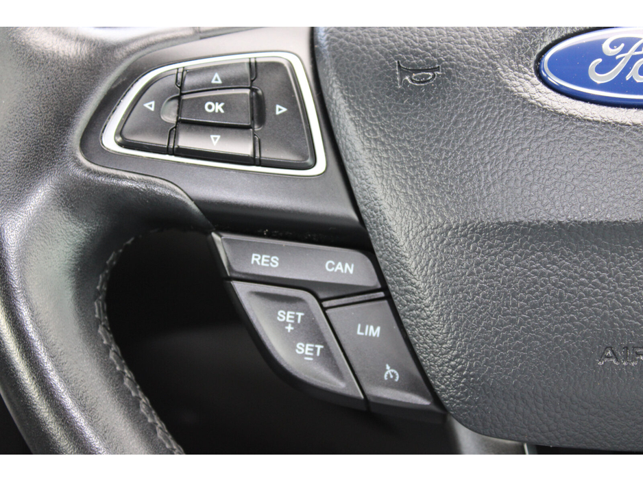 2018 Ford Focus - image 20