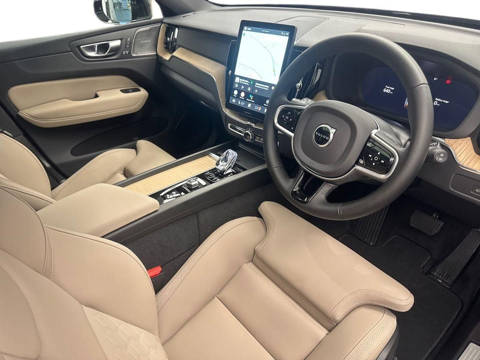 2026 Volvo XC60 - image 6