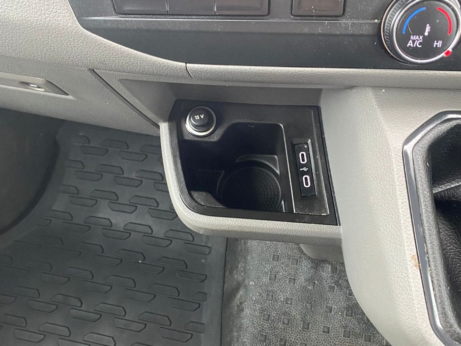 2023 Volkswagen Transporter - image 25