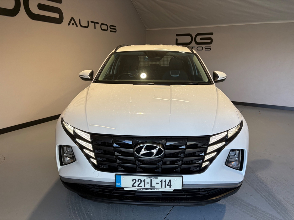 2022 Hyundai Tucson - image 3