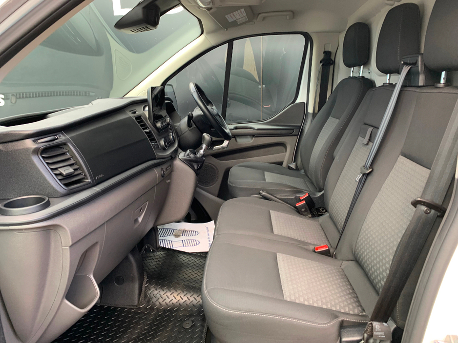 2021 Ford Transit Custom 2.0 TDCI 105 PS LWB TREND // PRICE EXCL. VAT // GREAT CONDITION // 05/26 CVRT // AIR CON, HEATED SEATS AND CRUISE CONTROL // €13,780
