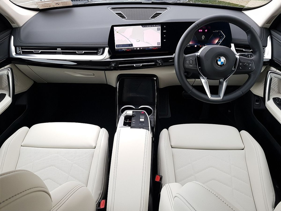 2026 BMW X1 - image 4